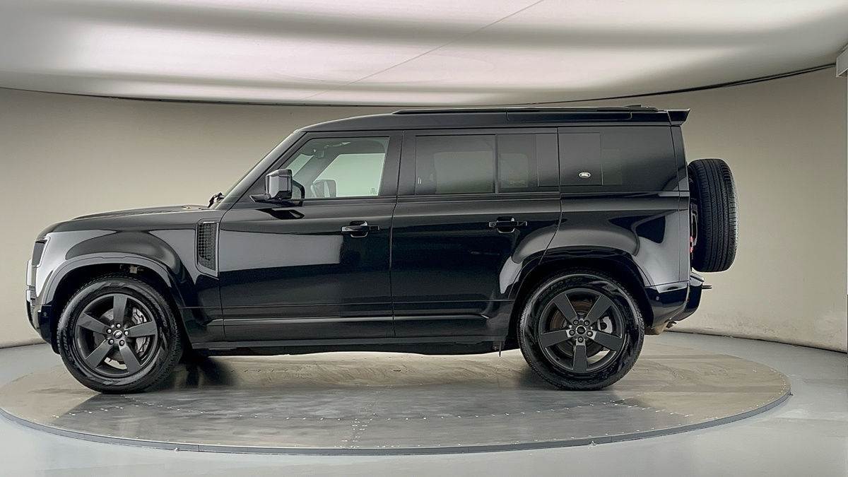 Land Rover Defender 110 Urban Image 15