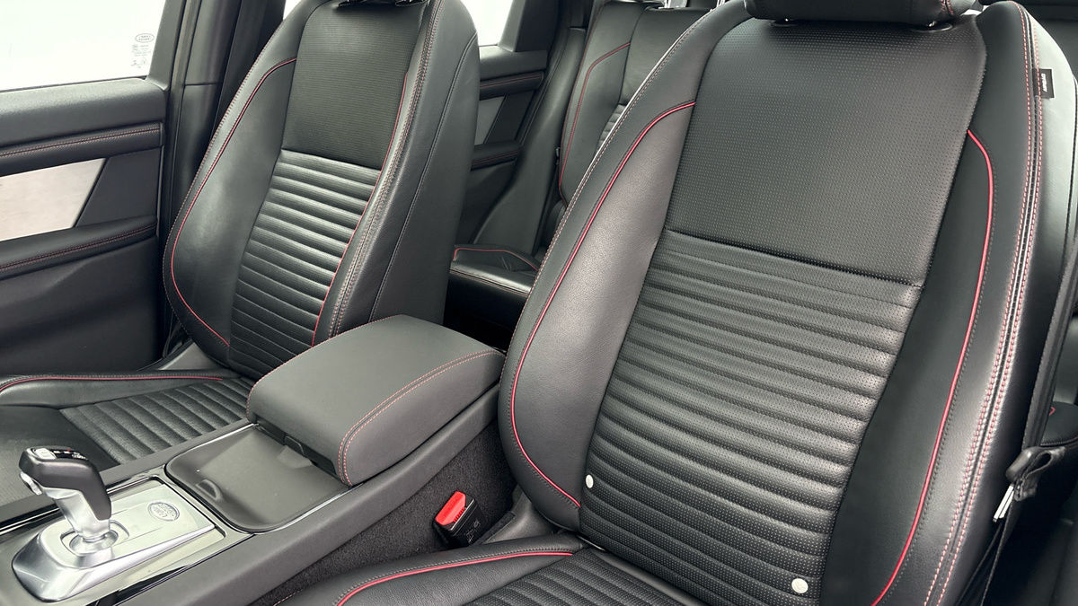 Land Rover Discovery Sport Image 7