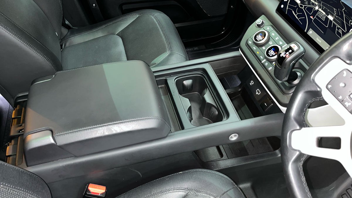 Land Rover Defender 110 Urban Image 35
