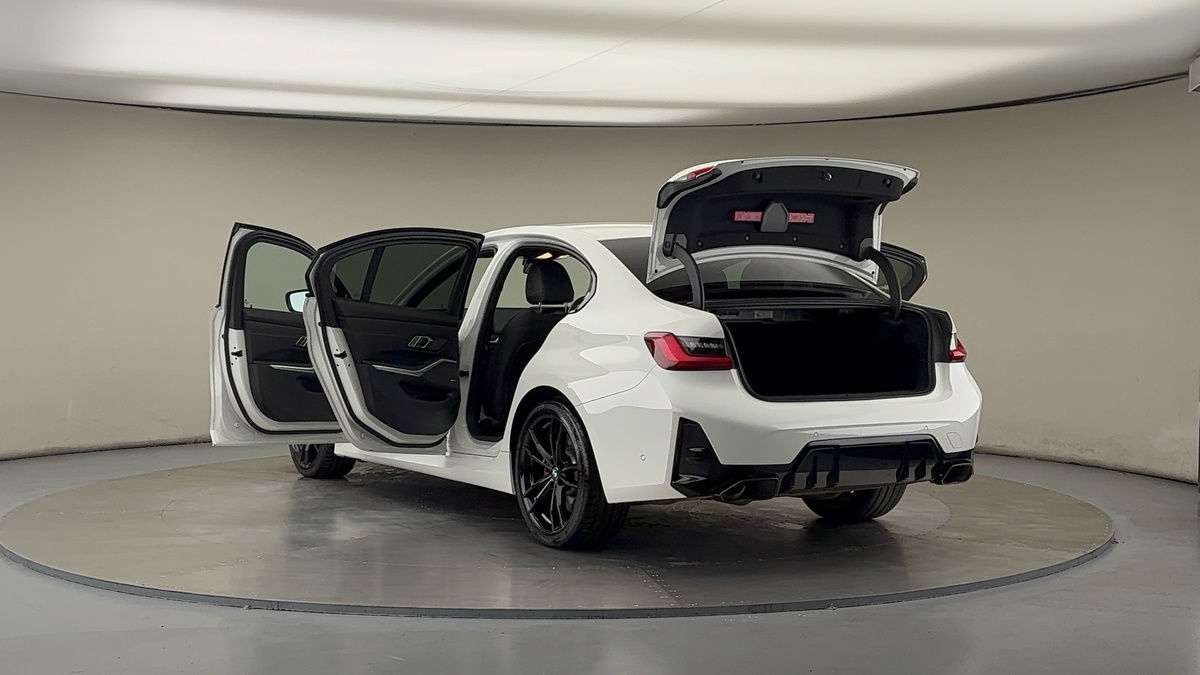 BMW 3 Series Image 23