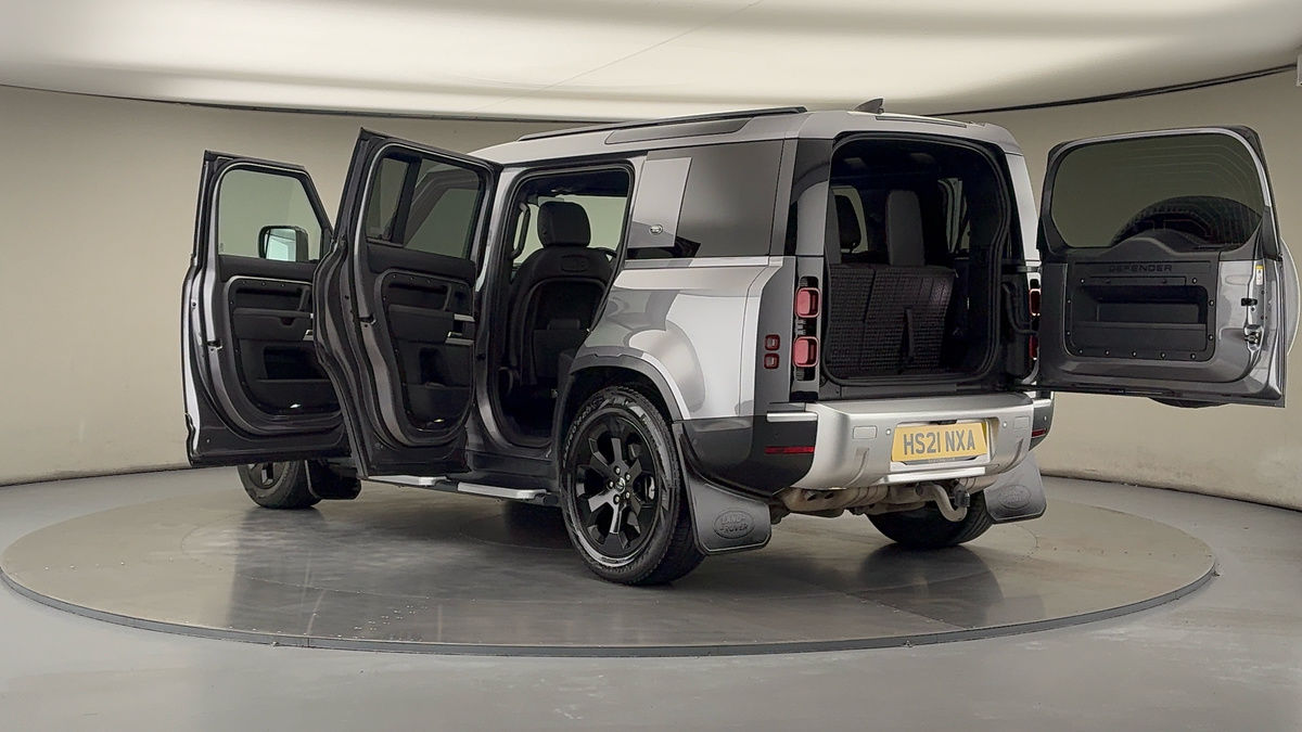 More views of Land Rover Defender 110