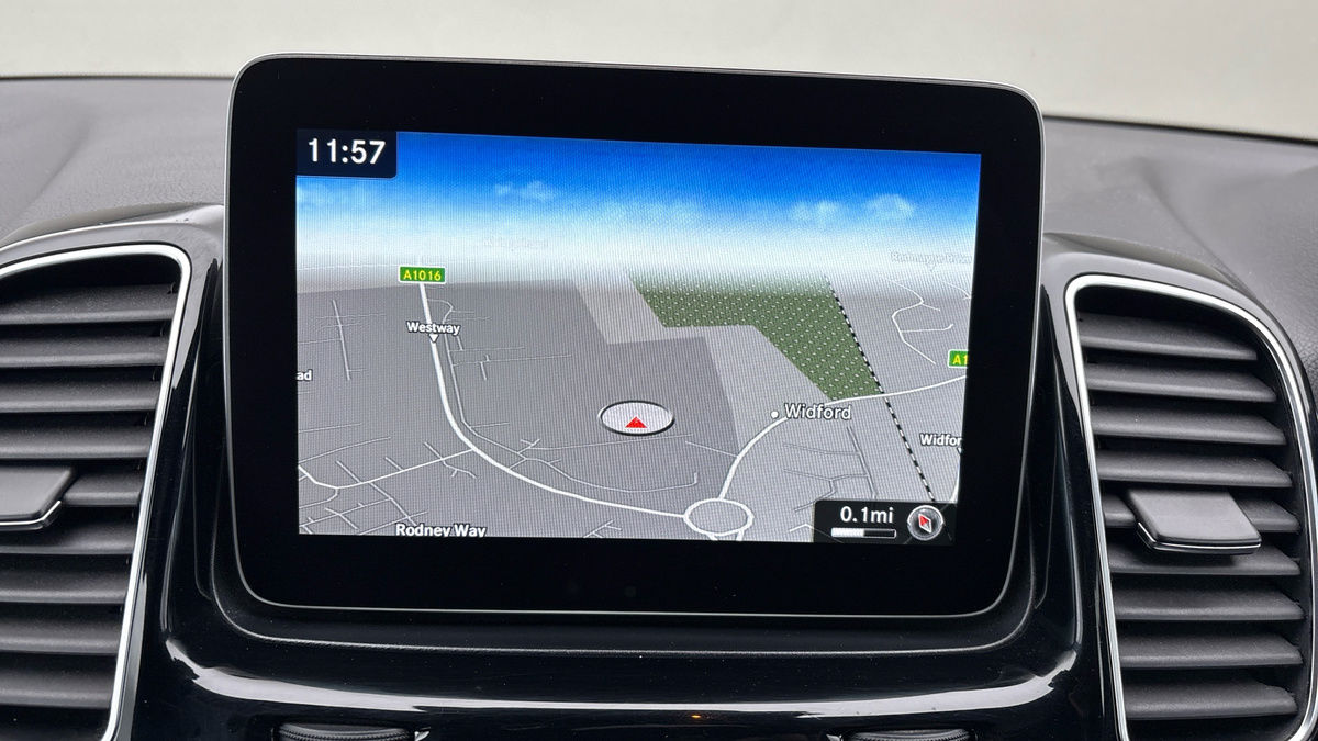 Mercedes-Benz GLE Image 17