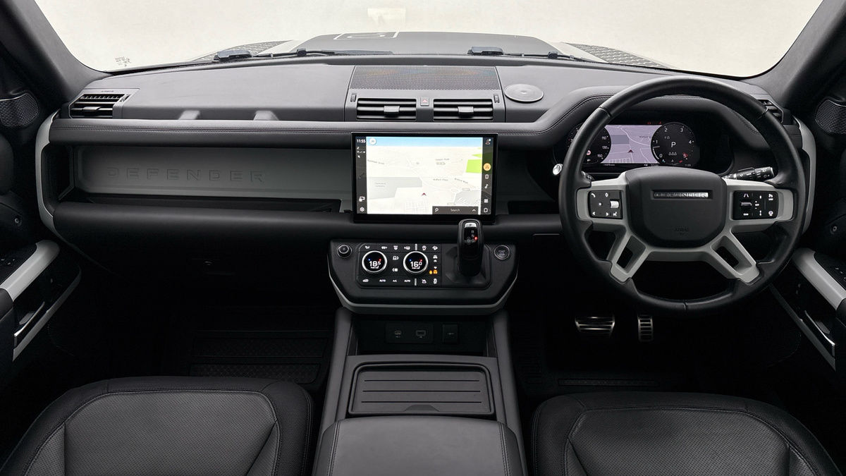 Land Rover Defender 110 Image 12