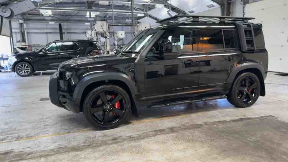 More views of Land Rover Defender 110
