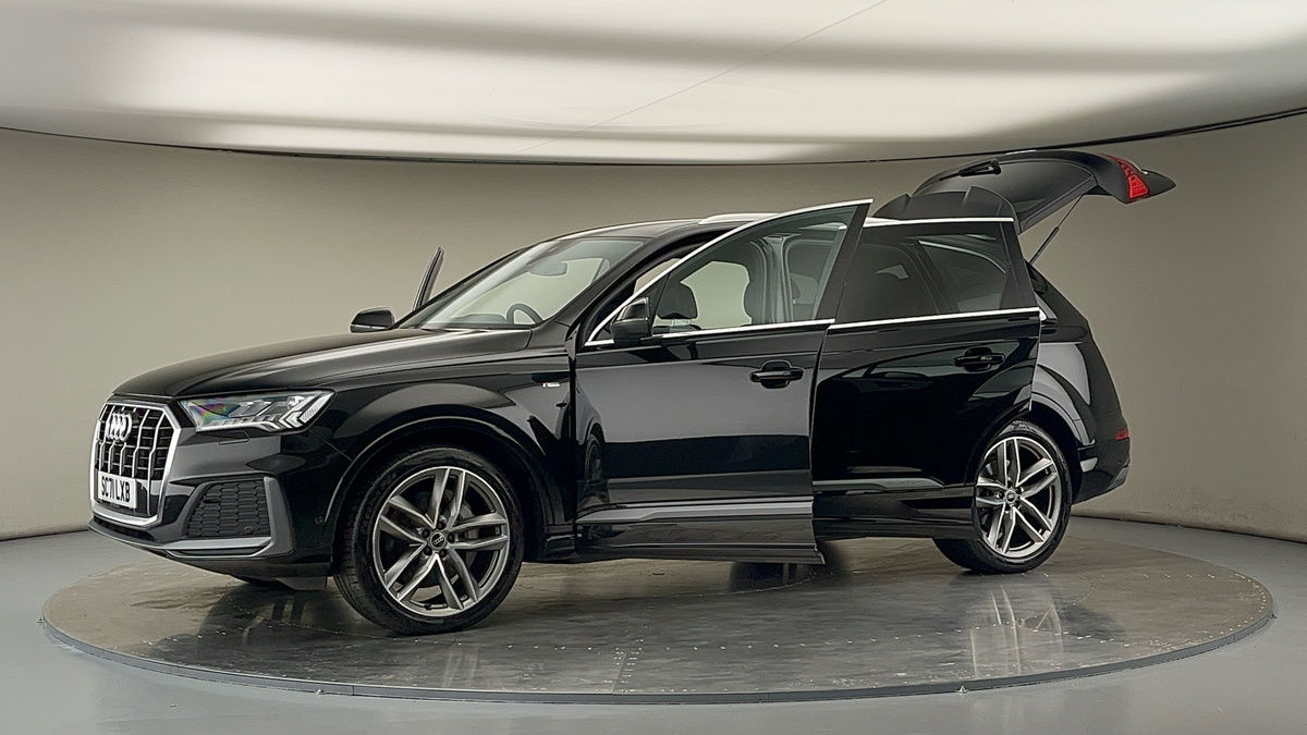 More views of Audi Q7