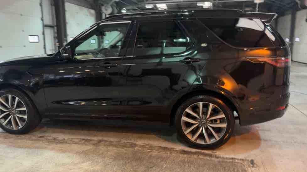 More views of Land Rover Discovery