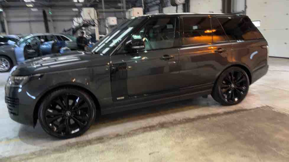 More views of Land Rover Range Rover