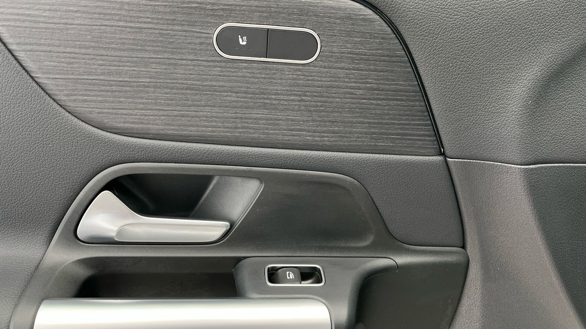 Mercedes-Benz GLA Image 19