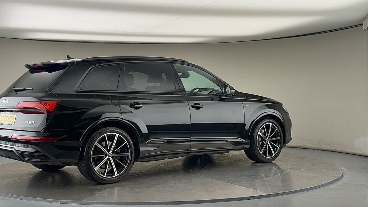 More views of Audi Q7