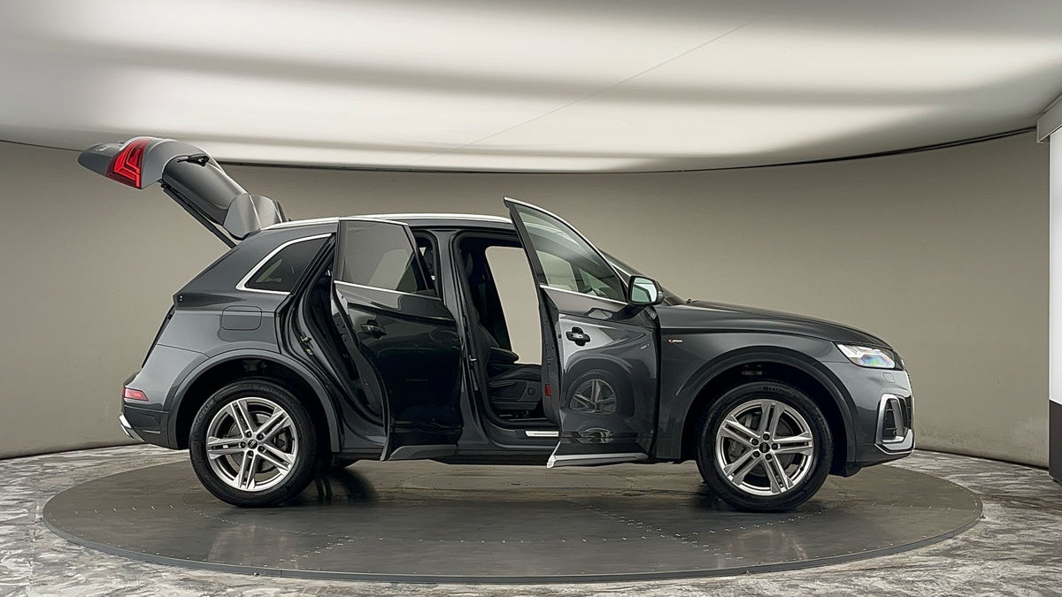 More views of Audi Q5