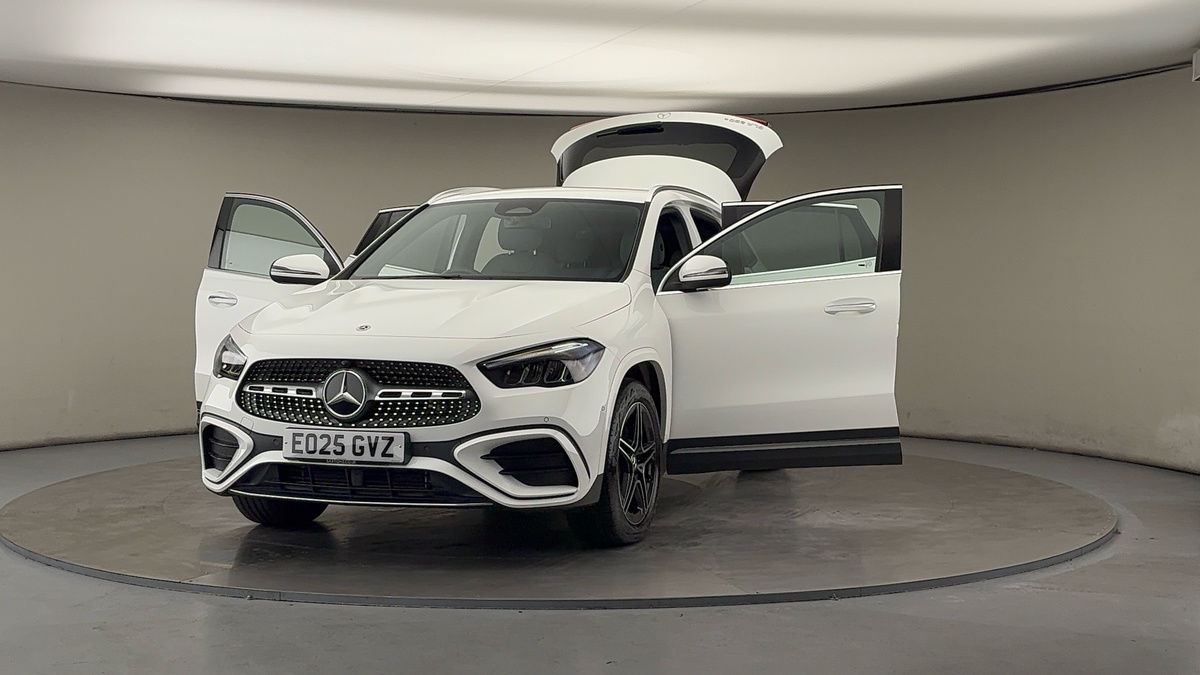More views of Mercedes-Benz GLA