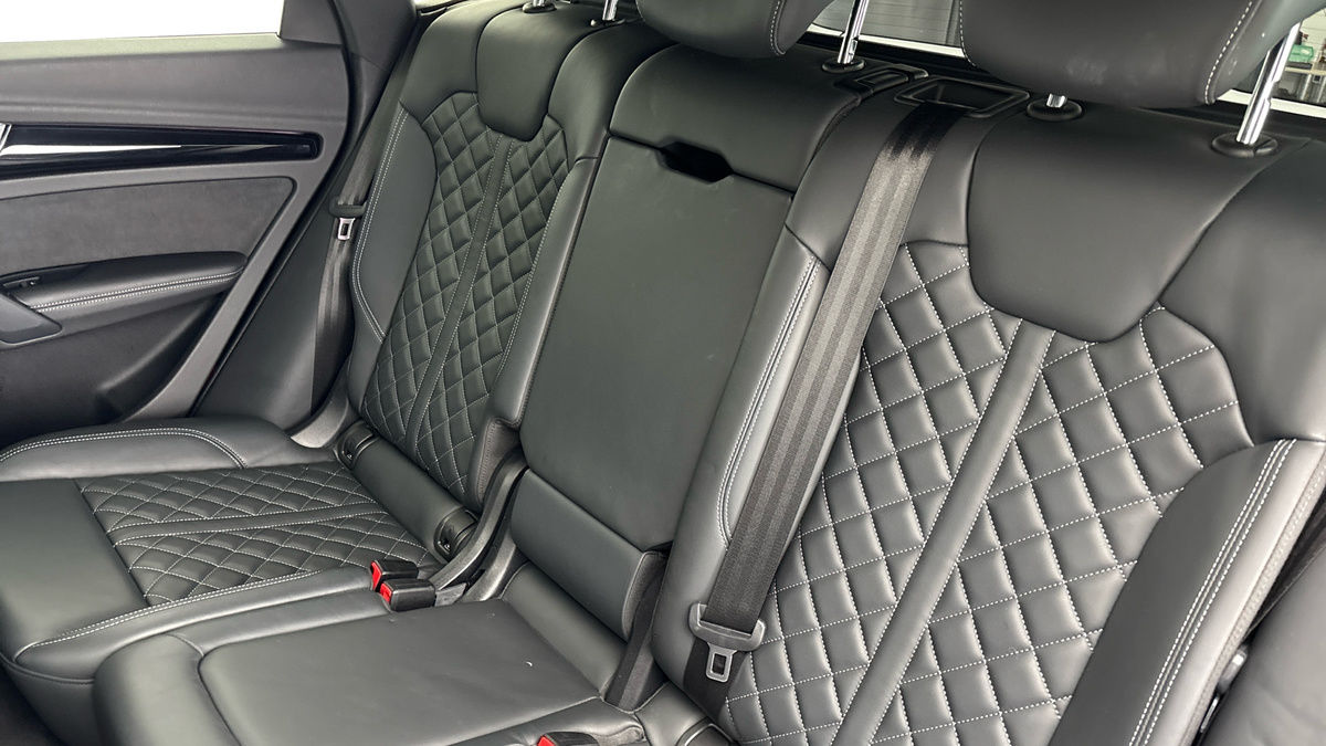 Audi Q5 Image 8
