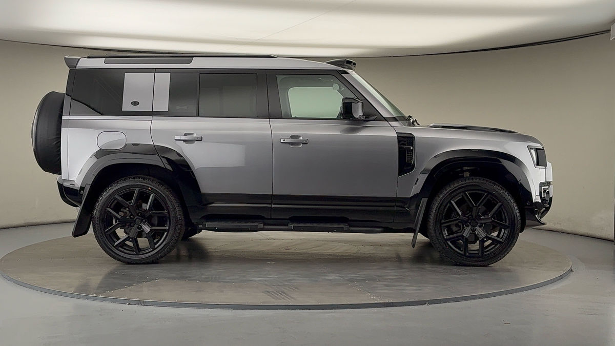 Land Rover Defender 110 Urban Image 16