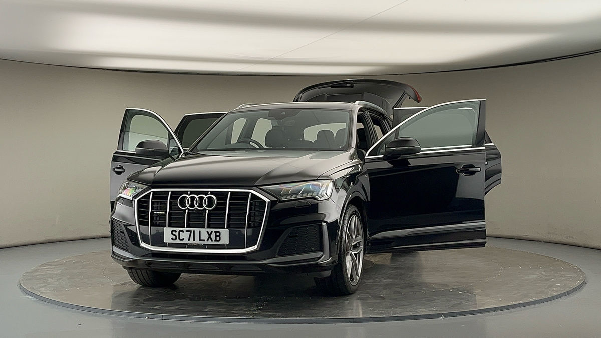 More views of Audi Q7