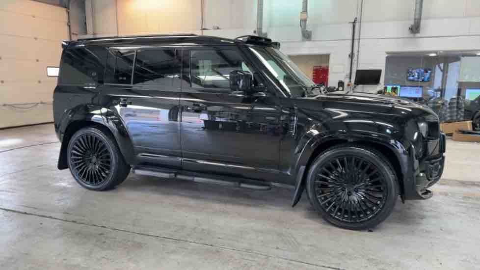 More views of Land Rover Defender 110