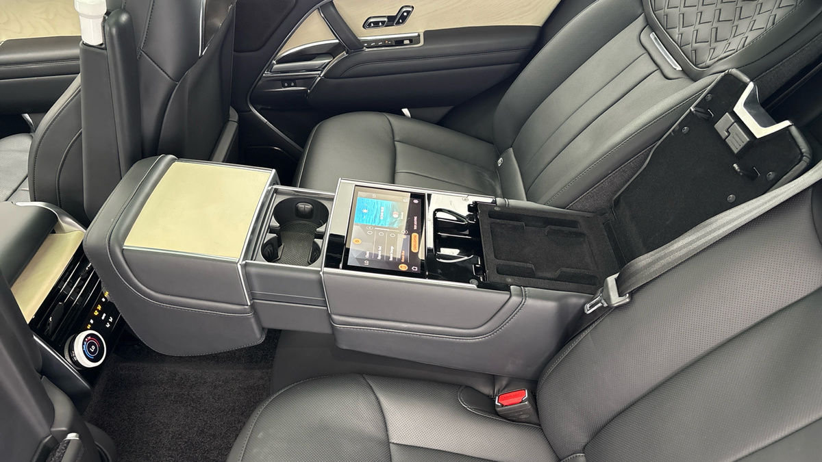 Land Rover Range Rover Image 9