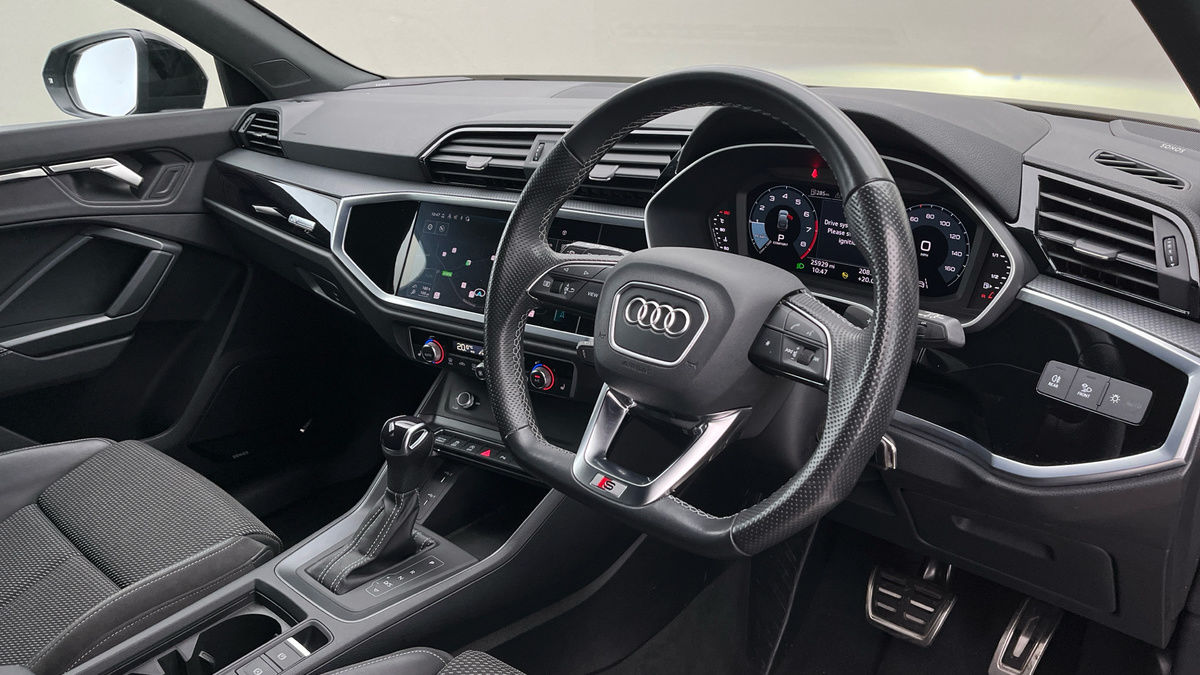 Audi Q3 Image 5