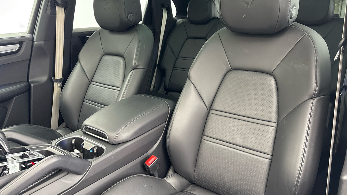 Porsche Cayenne Image 7