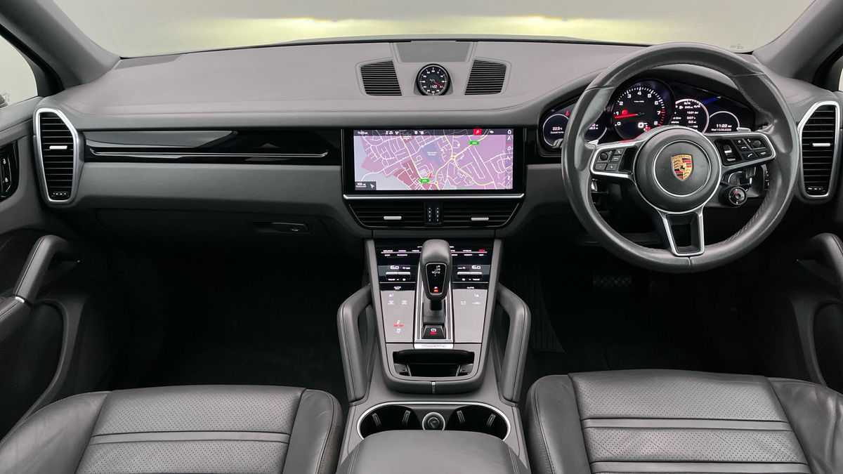 Porsche Cayenne Image 12