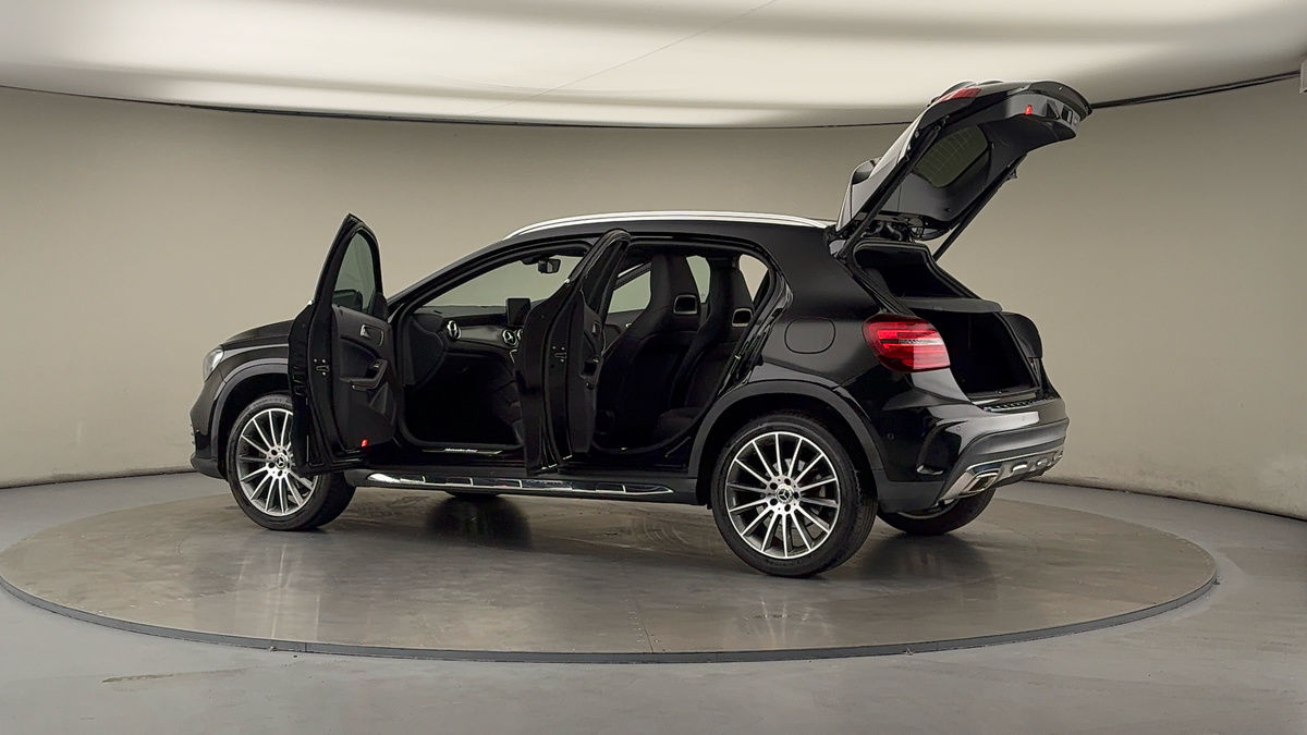 More views of Mercedes-Benz GLA