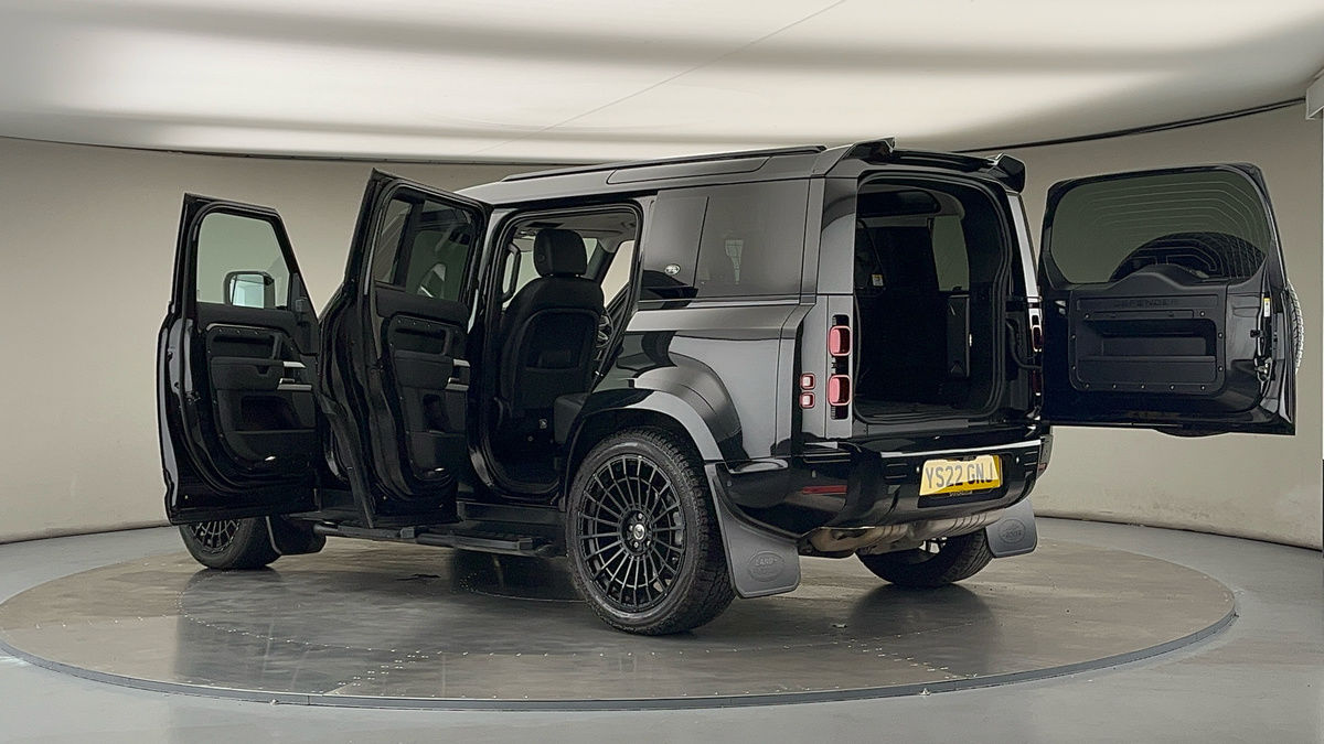 More views of Land Rover Defender 110