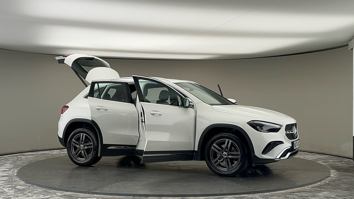 More views of Mercedes-Benz GLA