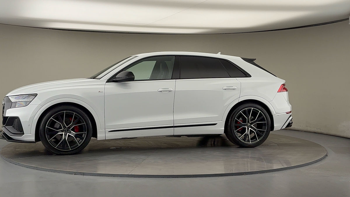 More views of Audi Q8
