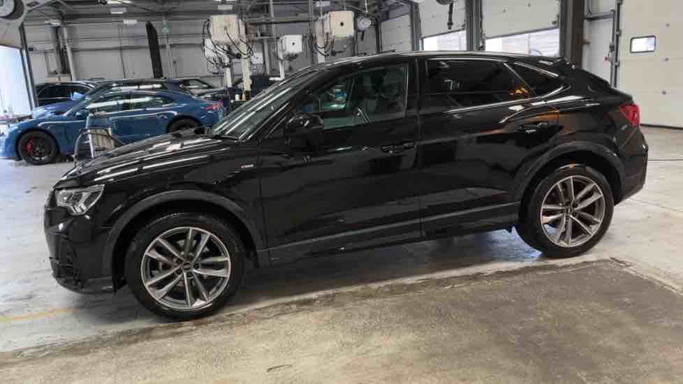 More views of Audi Q3