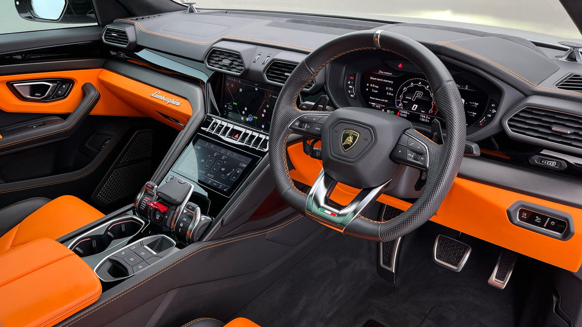 Lamborghini Urus Image 5