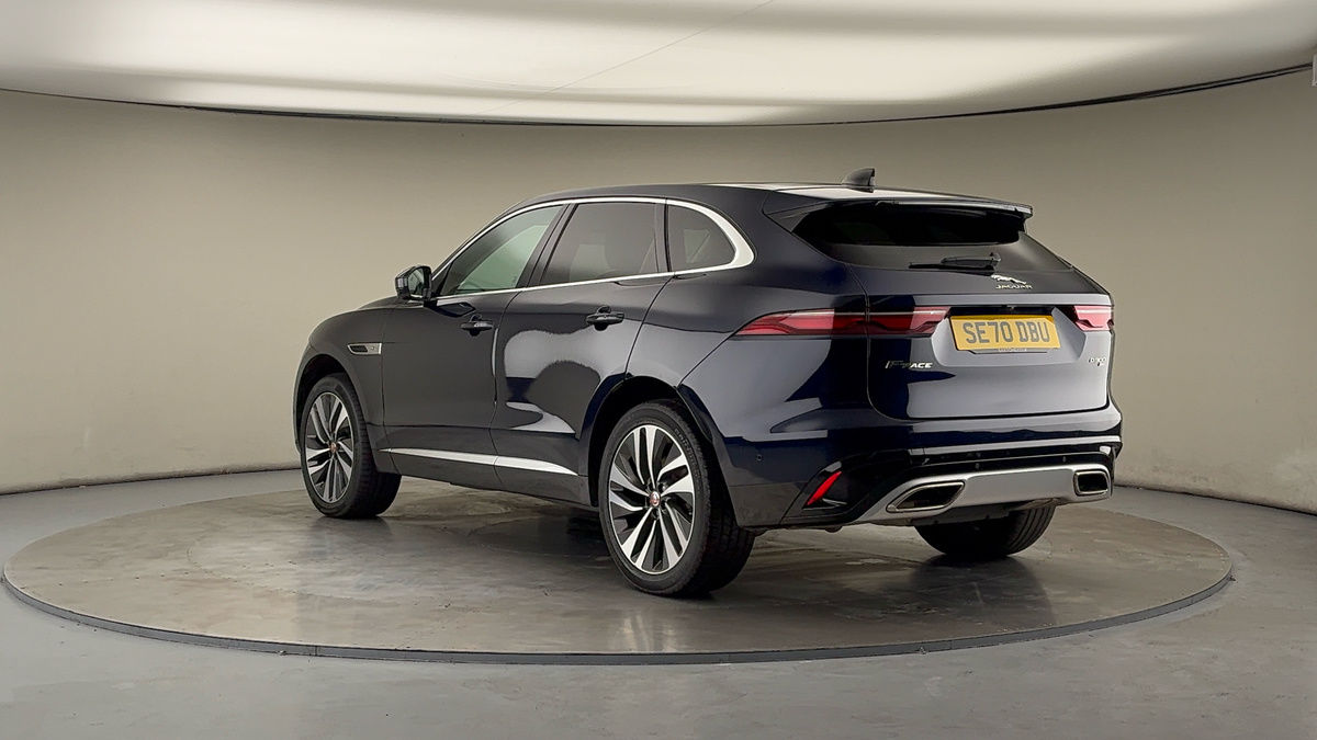 Jaguar F-PACE Image 2