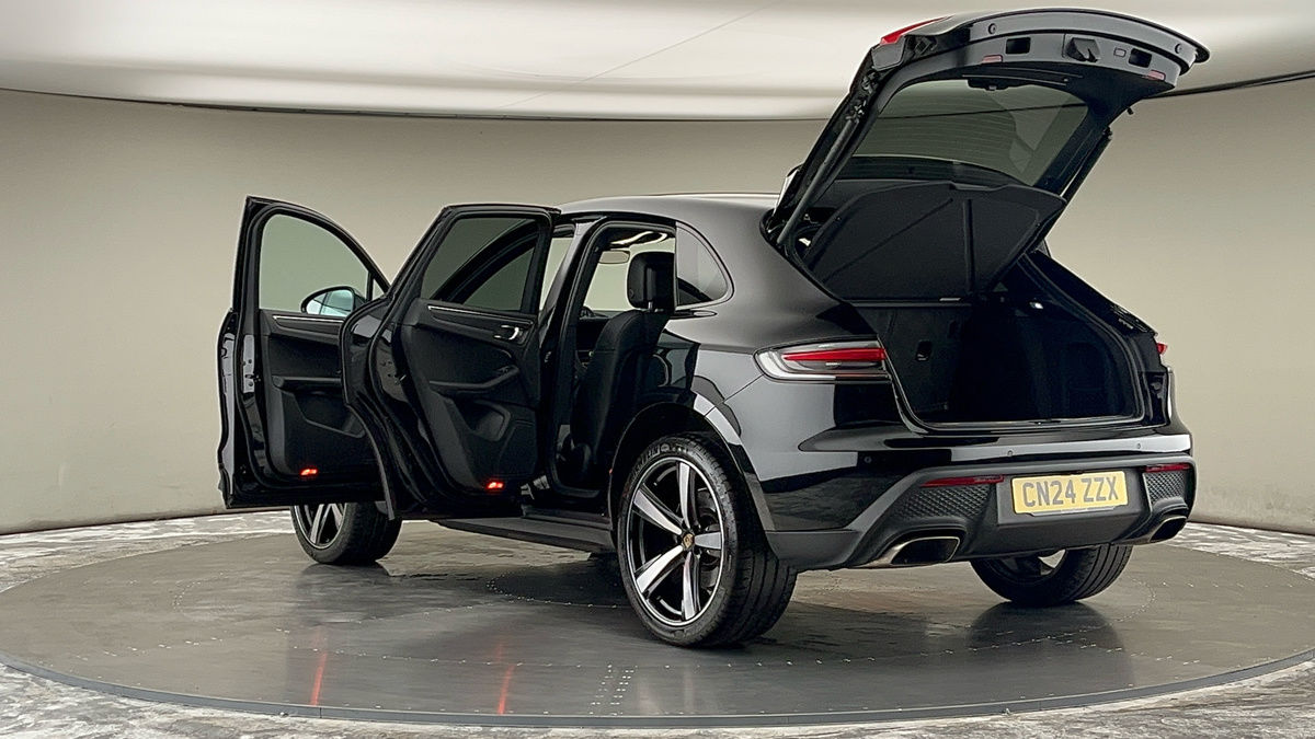 Porsche Macan Image 23