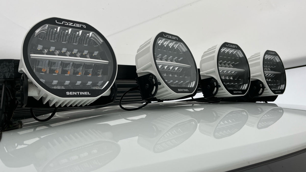 Land Rover Defender 110 Image 26