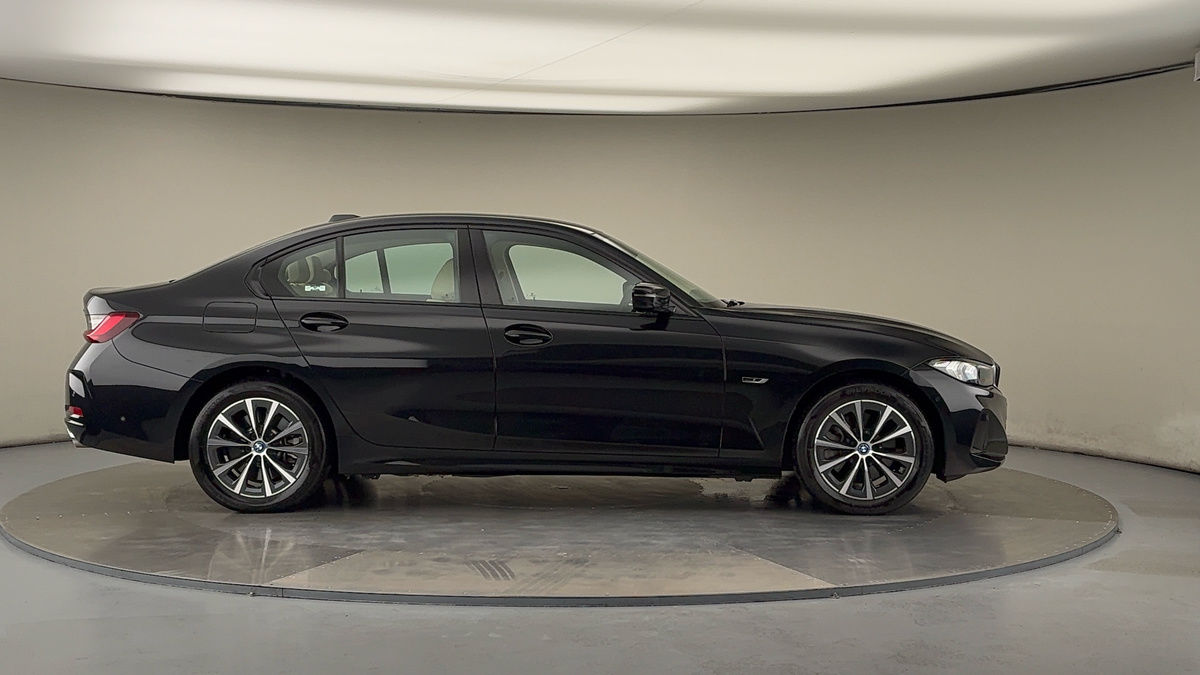 BMW 3 Series Image 16