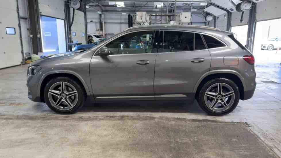 More views of Mercedes-Benz GLA