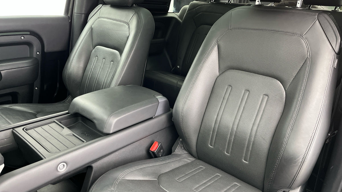 Land Rover Defender 90 Image 7