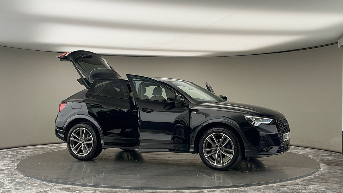 More views of Audi Q3