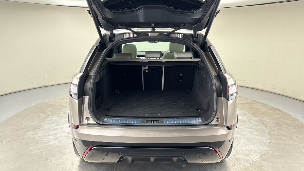 Land Rover Range Rover Velar Image 11