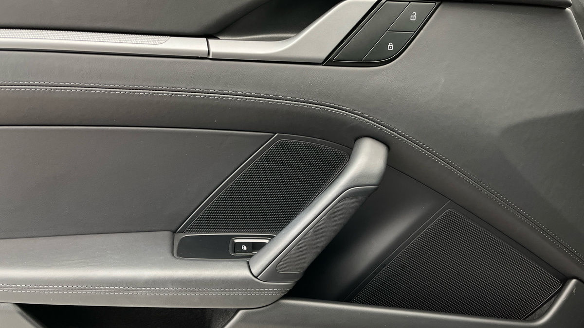Porsche 911 Image 19