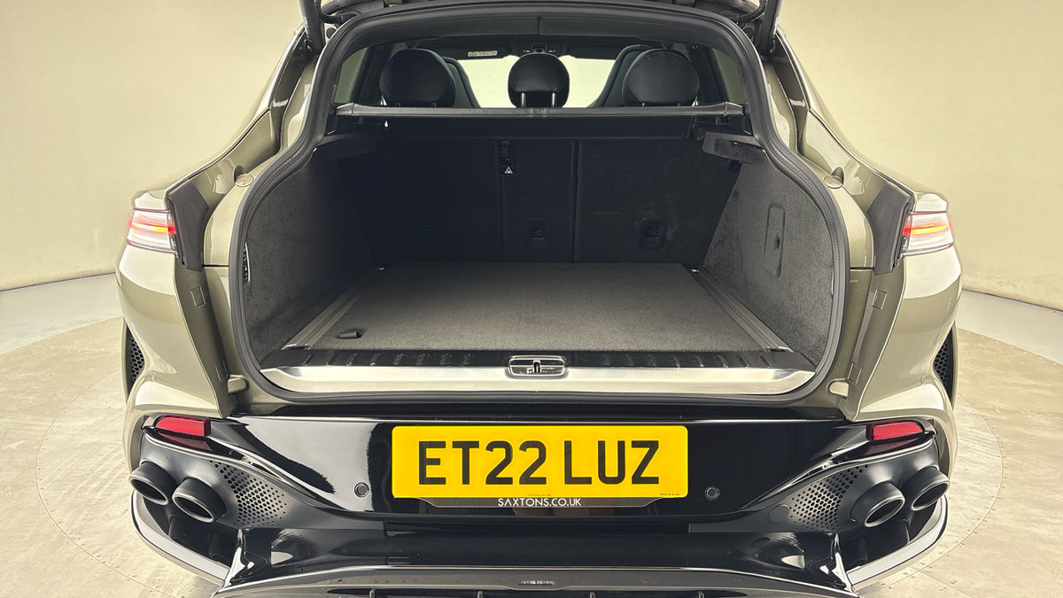 Aston Martin DBX Image 11