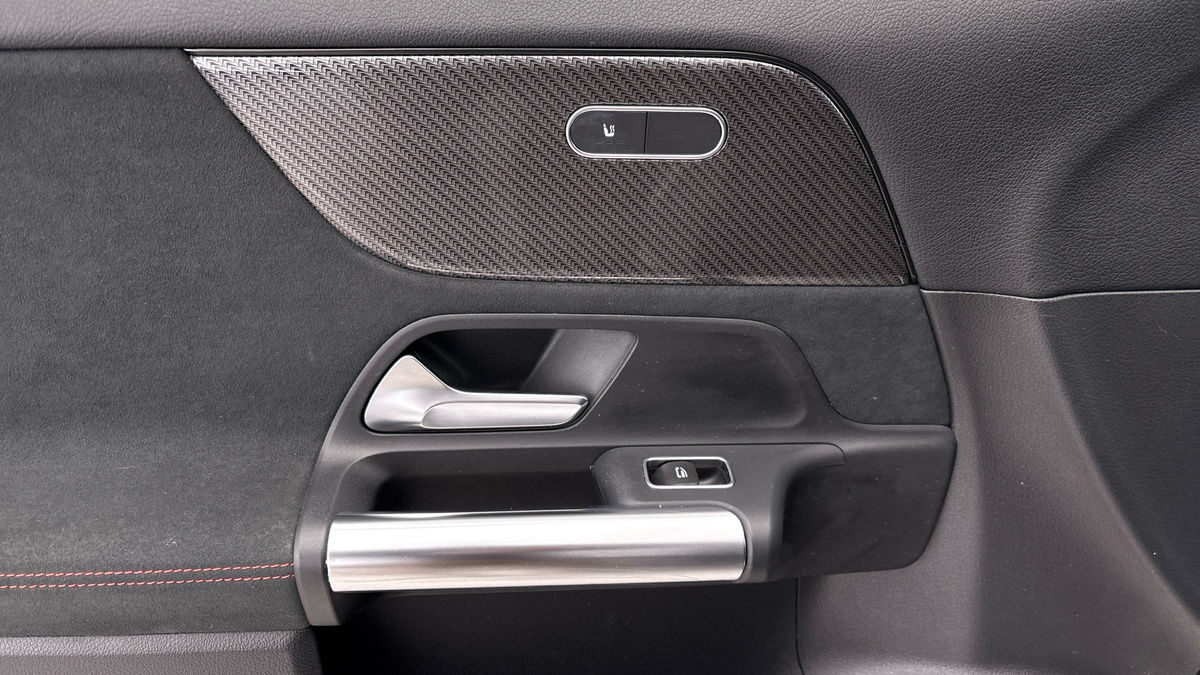 Mercedes-Benz GLA Image 19