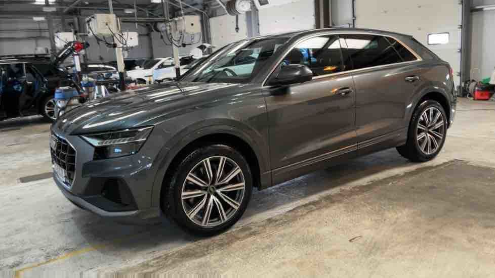 More views of Audi Q8
