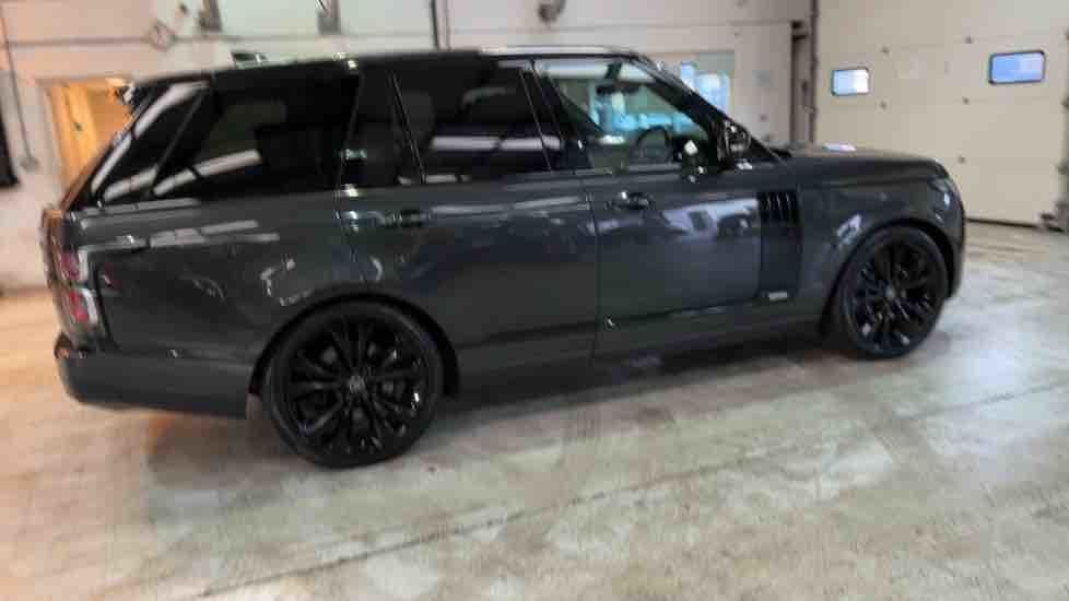 More views of Land Rover Range Rover