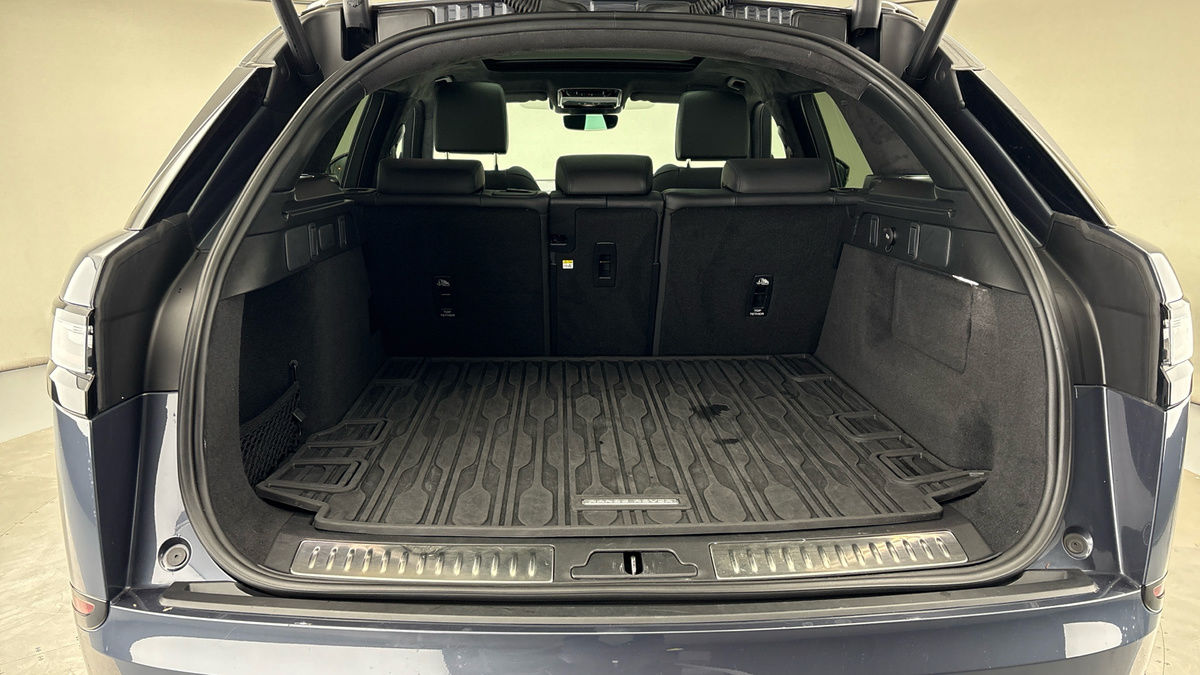Land Rover Range Rover Velar Image 11