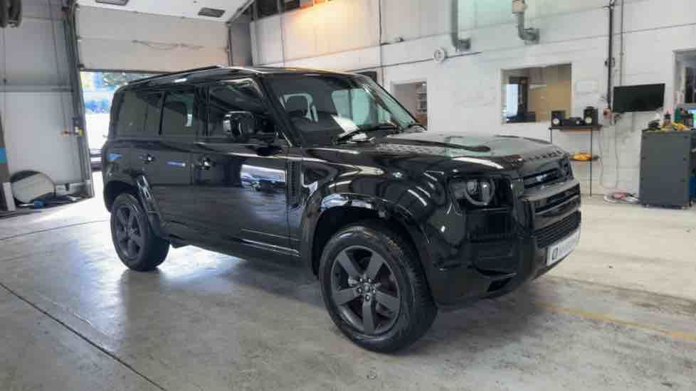 More views of Land Rover Defender 110