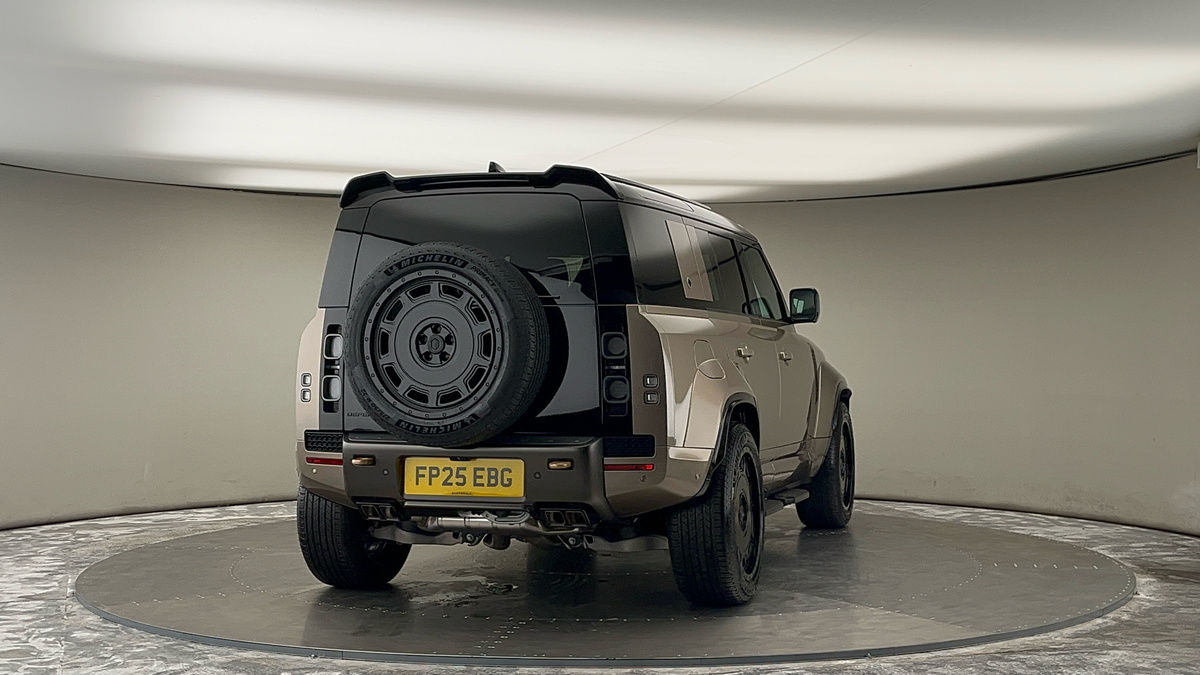 More views of Land Rover Defender 110