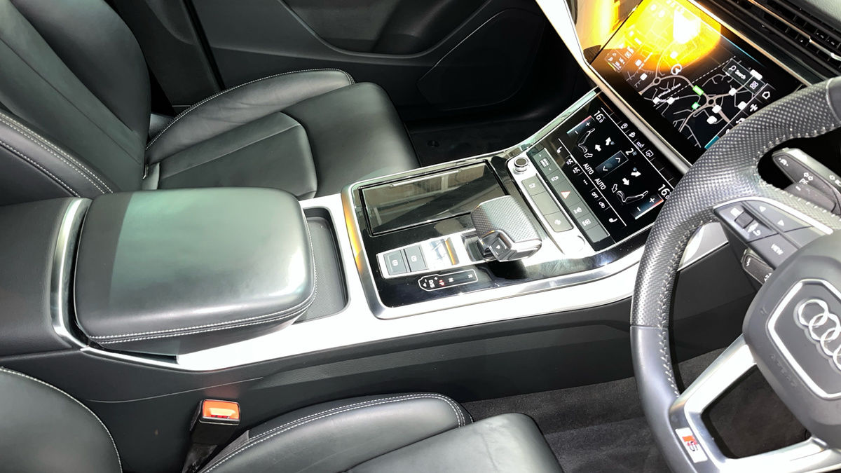 Audi Q7 Image 18