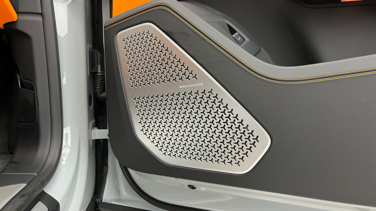 Lamborghini Urus Image 28