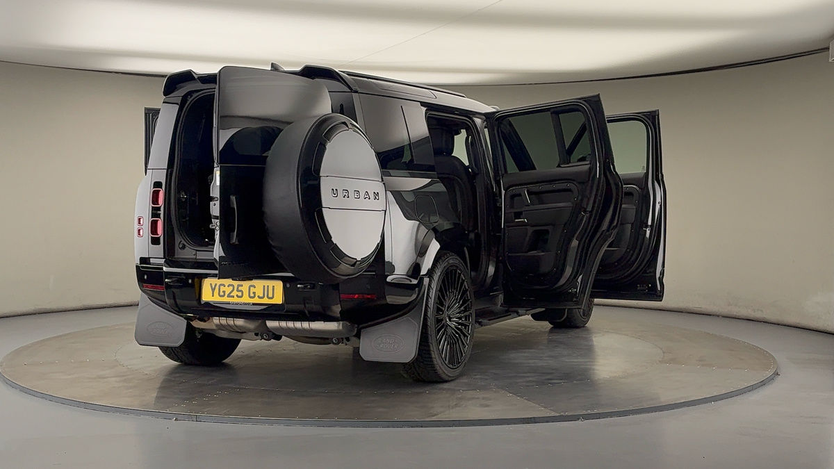 More views of Land Rover Defender 110