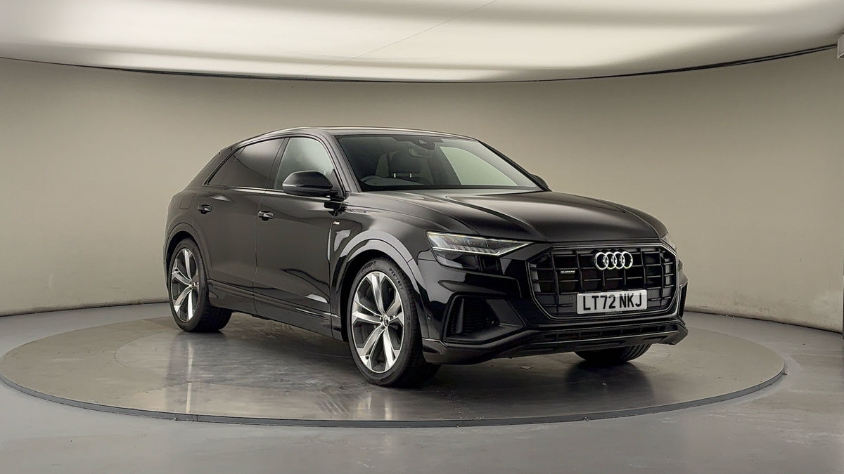 Audi Q8 Sticky Header Image
