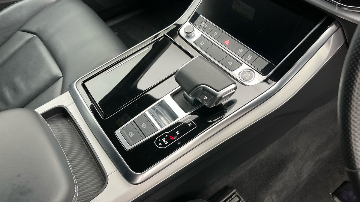 Audi Q7 Image 6
